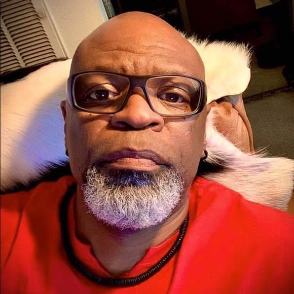 Meet your Posher, Cedric - Picture 1 of 3